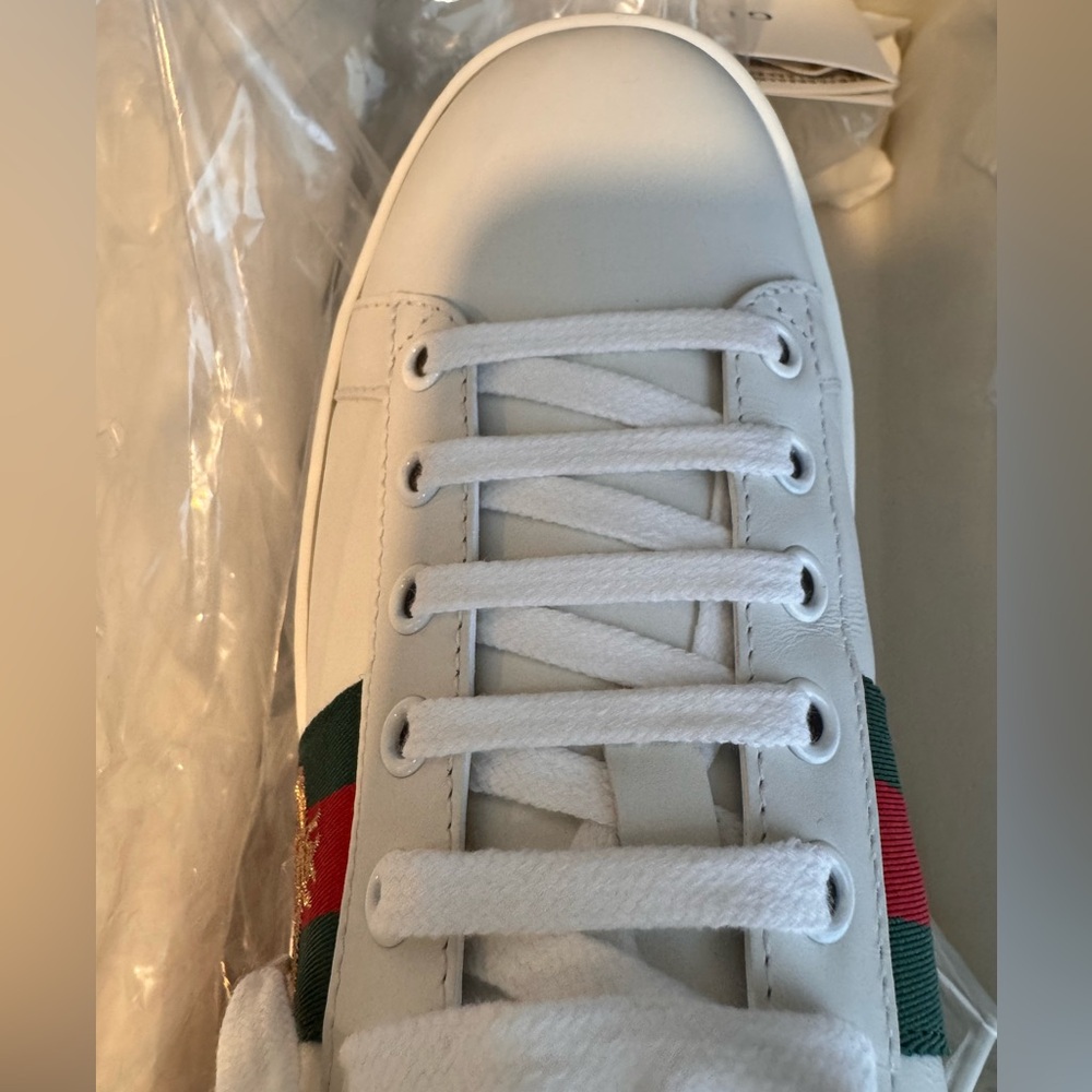 Brand New in Box Women’s Gucci Ace Embroidered Bee Sneakers Bianco Size 39 - Picture 16 of 16